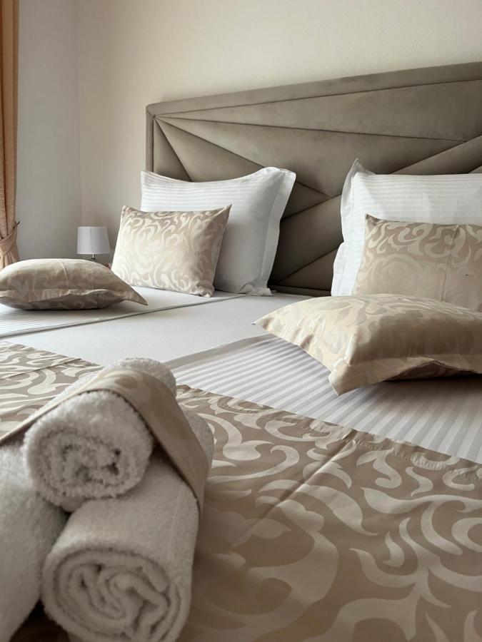 Apartments Magdalena Stobrec Ngoại thất bức ảnh
