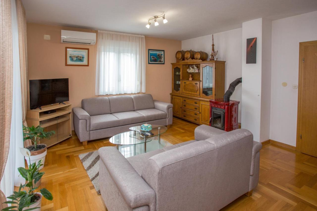 Apartments Magdalena Stobrec Ngoại thất bức ảnh